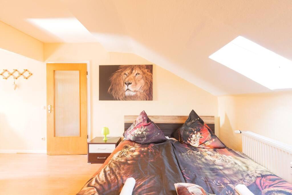 - 3-Bedroom Apartment Luxury: Central & Spacious In Duisburg & Big Tv And Kitchen - Luaran gambar