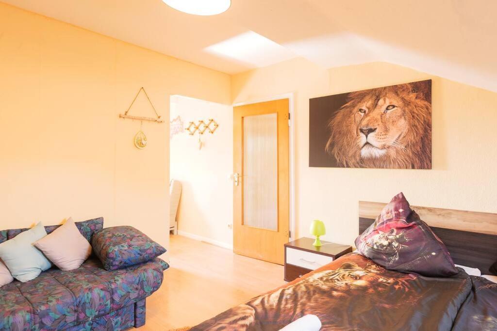 - 3-Bedroom Apartment Luxury: Central & Spacious In Duisburg & Big Tv And Kitchen - Luaran gambar