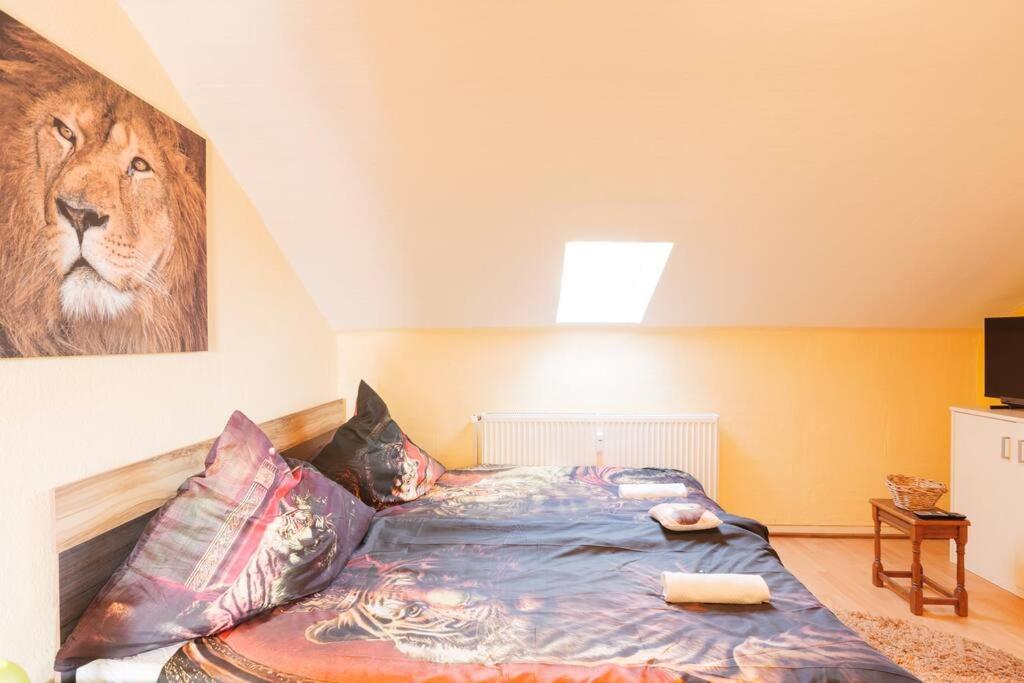 - 3-Bedroom Apartment Luxury: Central & Spacious In Duisburg & Big Tv And Kitchen - Luaran gambar